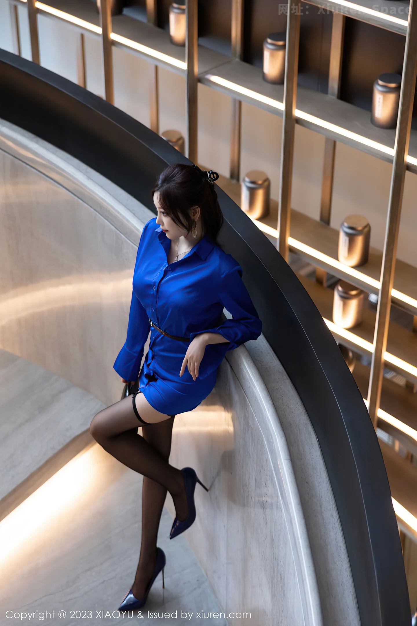 图片[2]-[XiaoYu画语界]Vol.1018 女神杨晨晨Yome蓝色服饰露性感蓝色内衣配黑丝吊袜诱惑写真91P-秀人网官方网站